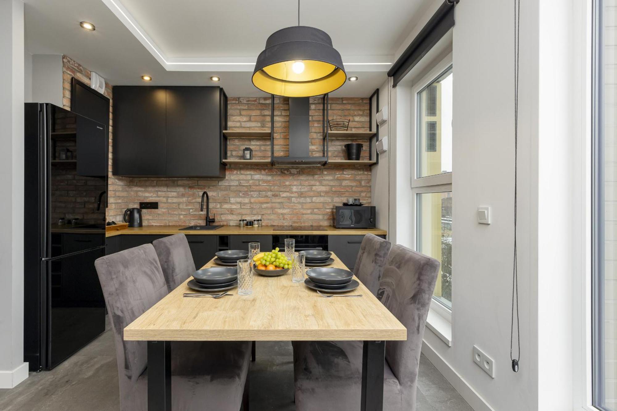 Milionowa Loft With Parking In By Renters Apartment